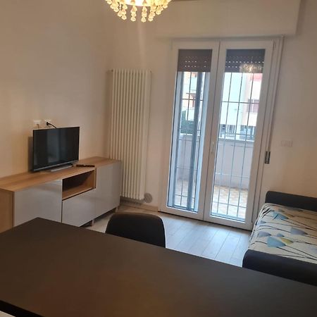 Residence Adriano Lido Adriano Ngoại thất bức ảnh